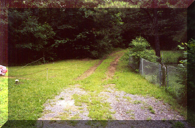 Leading to Upper Drawdy Cemetary.    Submitted by   Jim McCormick  (jemack1@mindspring.com)